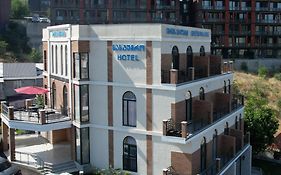 Hotel Ere'S Palace